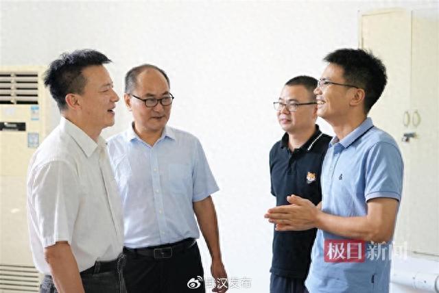 开学季毕业生迎“开门红”，武汉船院举办新学期首场招聘会2.jpeg