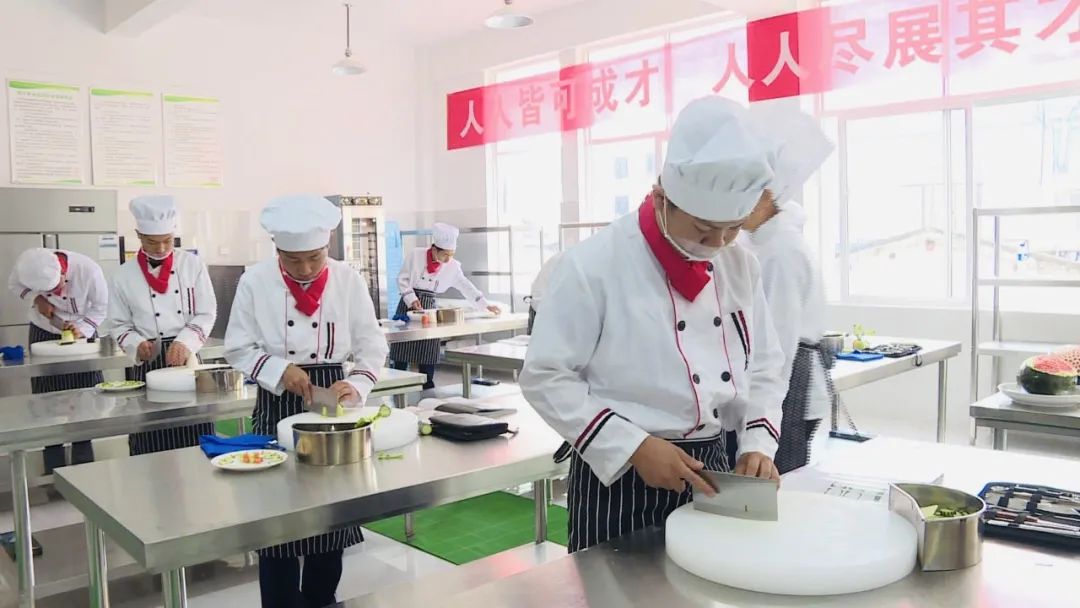 【巍山教育事业高质量发展系列报道】构建产教融合新格局 促职业教育特色发展.jpg