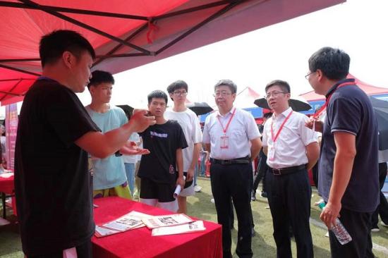 江西应用技术职业学院举办2024届毕业生“双选会”1.jpeg