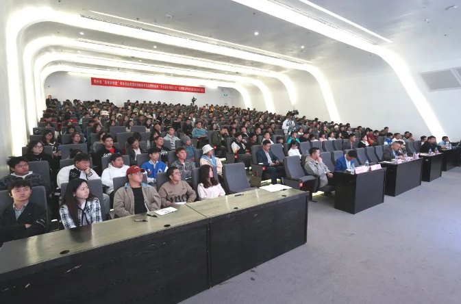 “平凡岗位 精彩人生”优秀职场毕业生就业创业分享会在都匀举行2.png