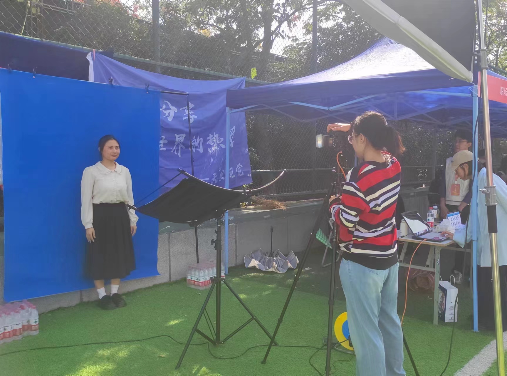 各地组团招才引才，高校就业大课堂为毕业生提供暖心求职锦囊5.jpg