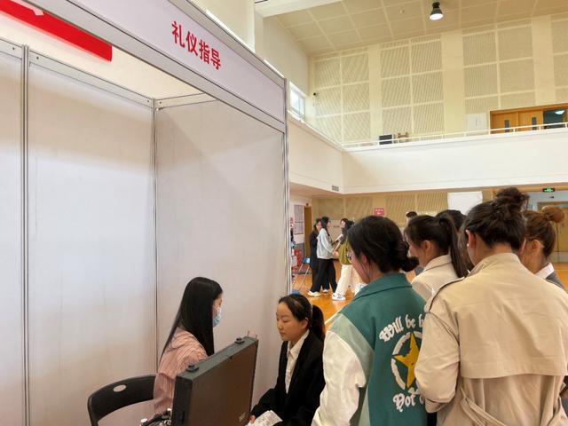 职通未来，筑梦启航——劳职院成功举办2024届毕业生秋季双选会29.jpeg