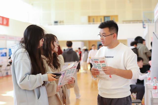 职通未来，筑梦启航——劳职院成功举办2024届毕业生秋季双选会12.jpeg