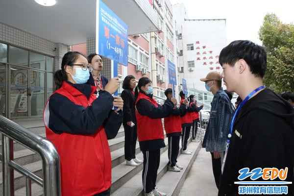 河南省中等职业教育技能大赛信息技术类动漫制作比赛在郑州市经济贸易学校举行4.jpg