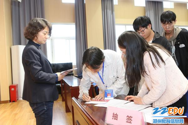 河南省中等职业教育技能大赛信息技术类动漫制作比赛在郑州市经济贸易学校举行3.jpg