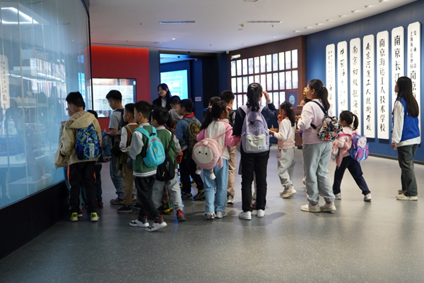 “校社共育，逐梦深蓝，航海四季营”学生志愿活动4.png