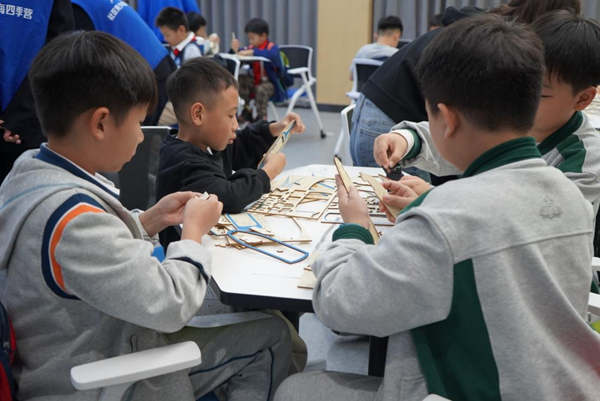 “校社共育，逐梦深蓝，航海四季营”学生志愿活动3.png