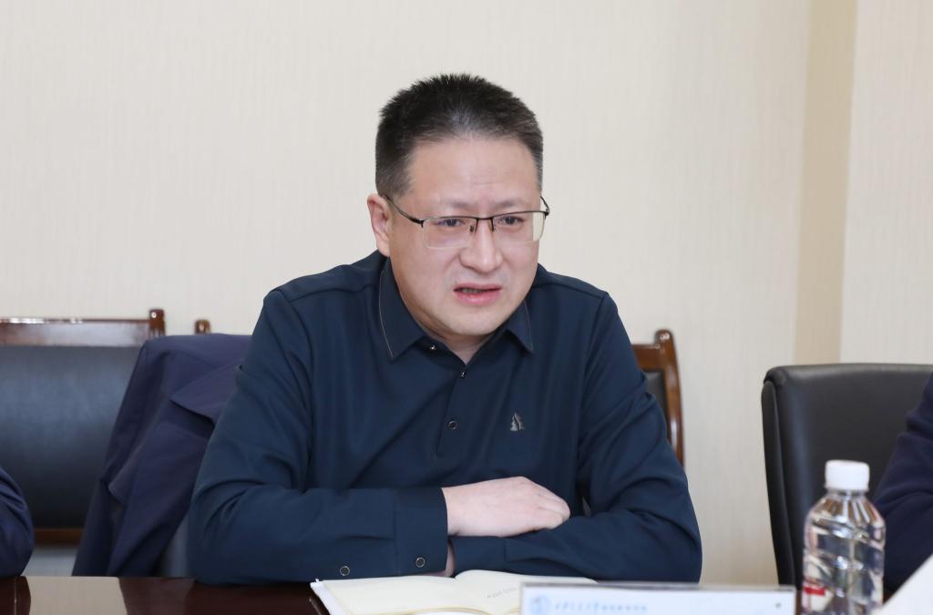 北京大学继续教育学院院长杨学祥一行来校调研1.jpg