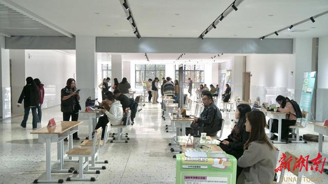 120家企业进校揽才，1141人达成就业意向！益阳职院这场校园招聘会精准高效1.jpeg