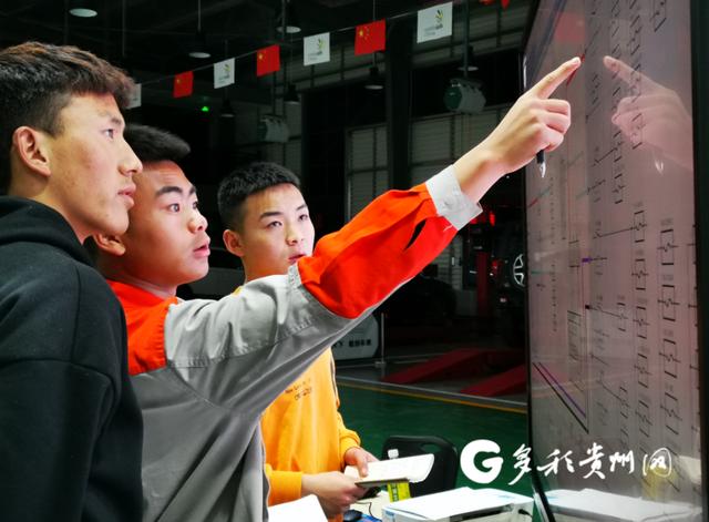 1701229261511708.jpeg 育交通英才 铸职教品牌——贵州交通技师学院这十年5.jpeg