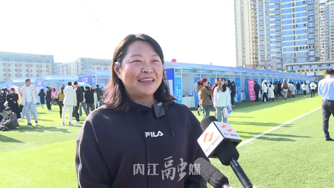 送岗引才进校园 双选搭桥促就业3.jpg