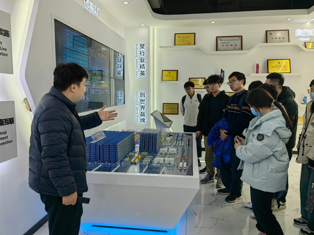 访企拓岗促就业——机电学院走进“高测股份”“科捷智能” 精准推荐毕业生2.jpg