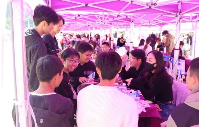 众多知名企业齐聚！省职教城（清远）专场供需见面活动提供岗位超1.6万个.jpeg