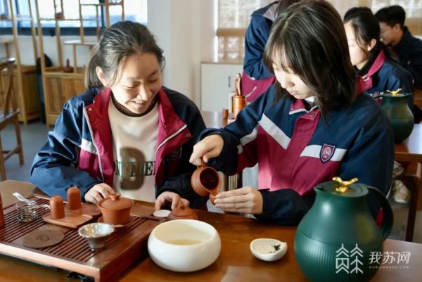 基础教育跨学科融合、职业教育打出“非遗”创意 江苏教育现代化30年展示“无锡答卷”10.jpg