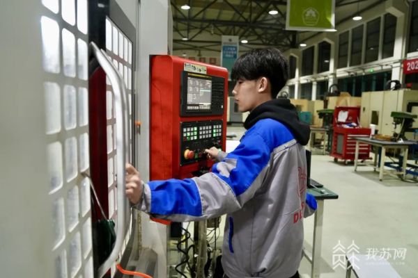 基础教育跨学科融合、职业教育打出“非遗”创意 江苏教育现代化30年展示“无锡答卷”5.jpg