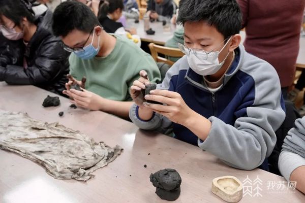 基础教育跨学科融合、职业教育打出“非遗”创意 江苏教育现代化30年展示“无锡答卷”1.jpg