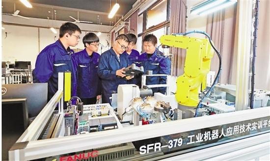 破解“技工荒”，让职业教育香起来2.jpeg