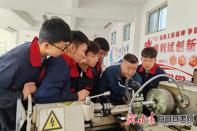 【甘快看】明确12项重点任务 甘肃加快建设现代职业教育体系.jpg