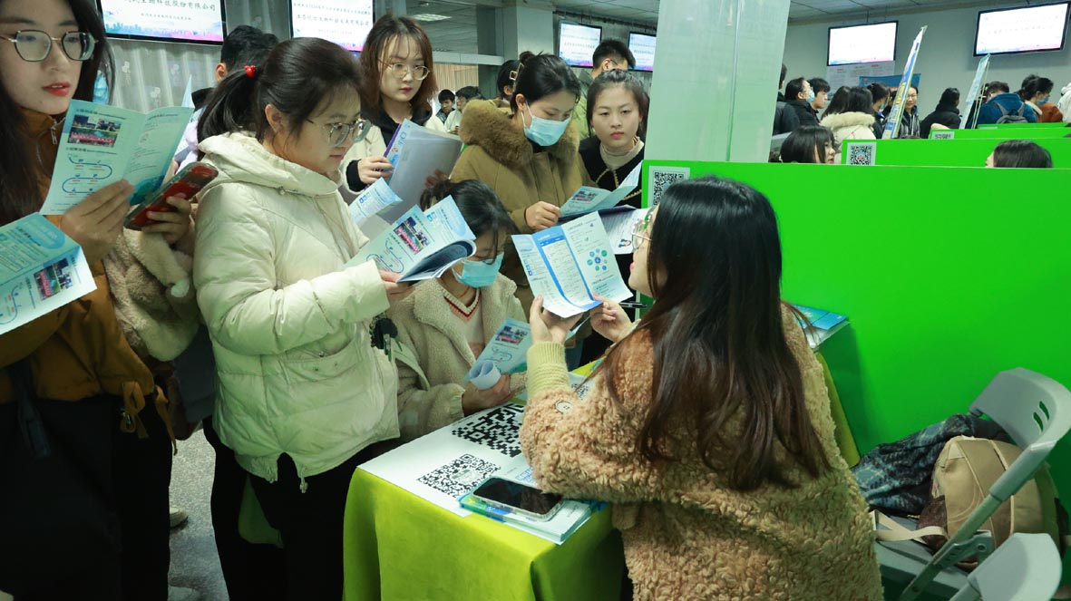 扬州大学这场招聘会校企双向奔赴.jpg
