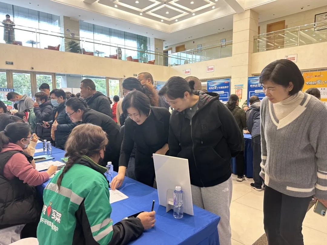 即时快招！奉贤区首场零工专场招聘会成功举行21.jpg