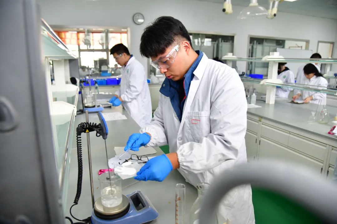 金山区职教集团成立十周年 新增8家产教融合协同育人基地5.jpg