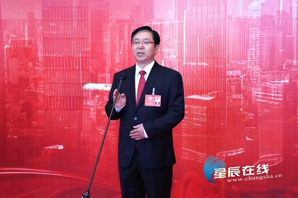 政协委员崔德明：深化产教融合 构建高品质职业教育.jpg