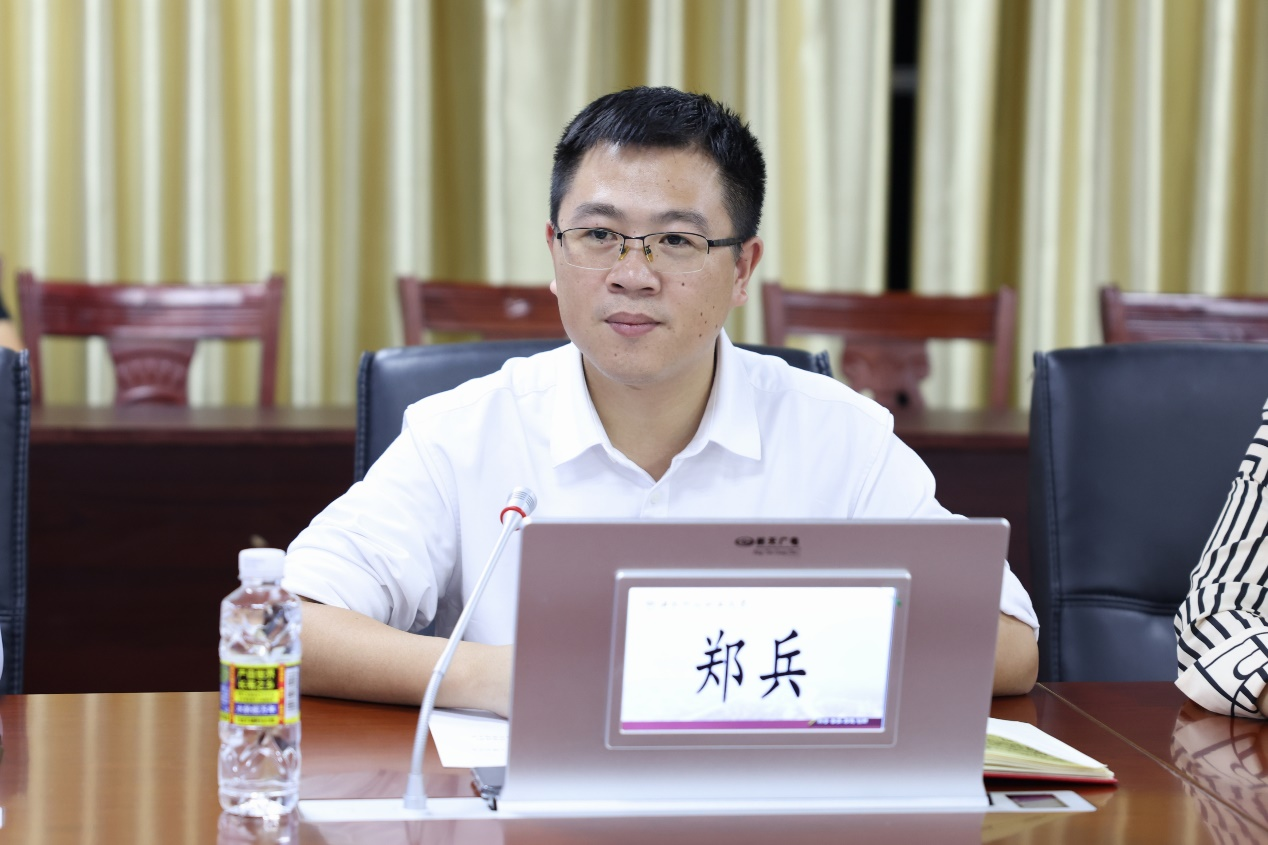 武汉理工大学三亚研究院与海南科技职业大学签订联合招收培养研究生协议2.png