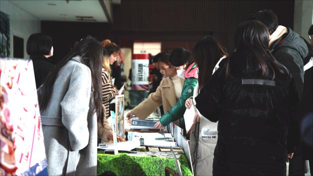 绽放·毕业设计展暨人才双选会——北京财贸职业学院影视多媒体技术系8.jpg
