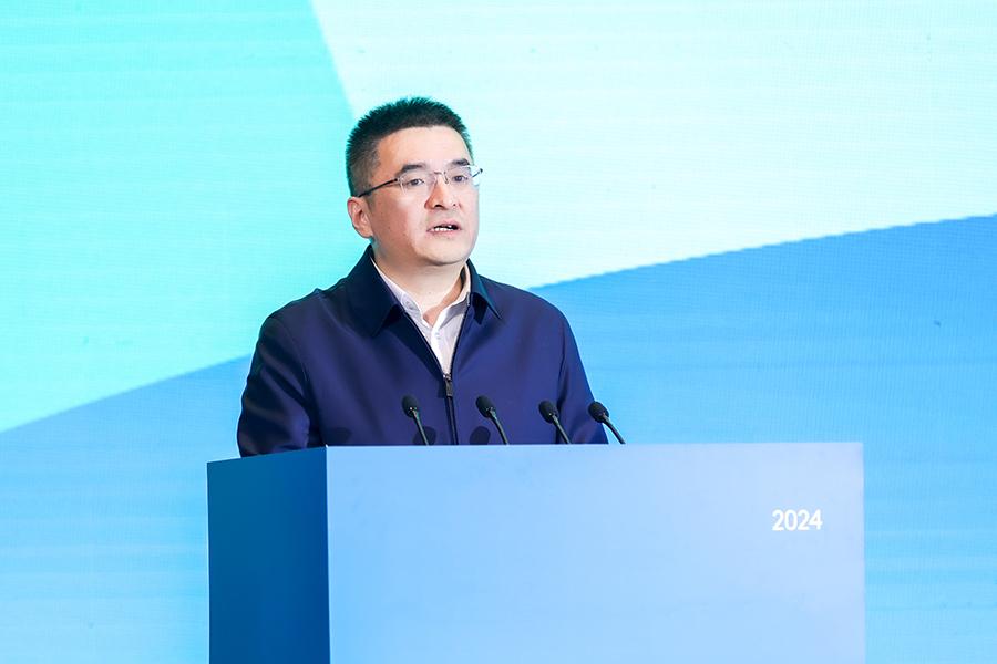 1705973685616606.jpeg 首届城市新能源高峰论坛开幕 主题:低碳引领 规划先行 产教融合 共创未来2.jpeg