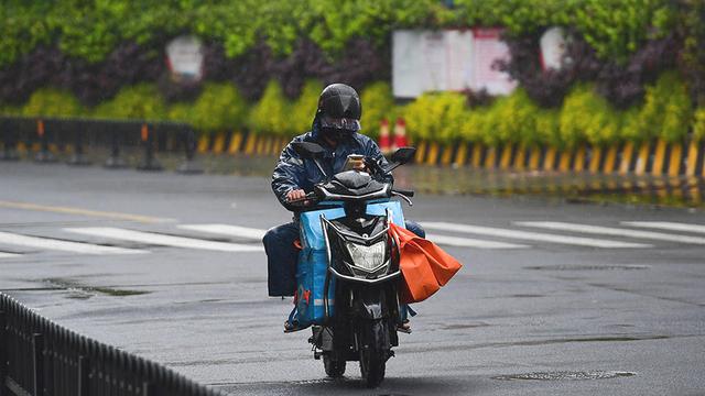 1705992446210829.jpeg 上海两会快评灵活就业人员参保全覆盖,城市更有温度.jpeg