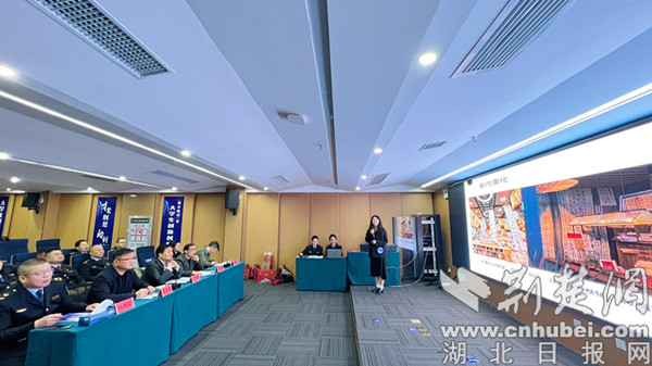 荆门市东宝区首届大学生创新创业路演大赛举行.jpg