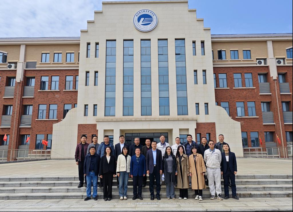 1711610806554353.png 国家轨道交通装备行业产教融合共同体产教融合株洲实训基地建设方案评审会召开.png