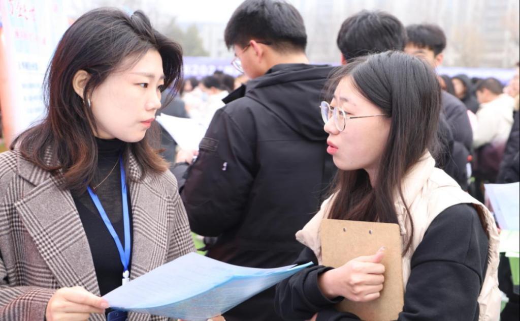 春招热度持续攀高！河北多所高校举办大型春季双选会2.jpeg