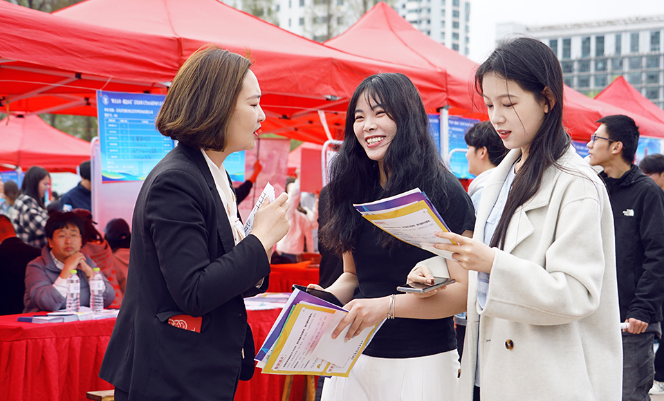青岛农业大学举办2024届毕业生春季双选会3.jpg