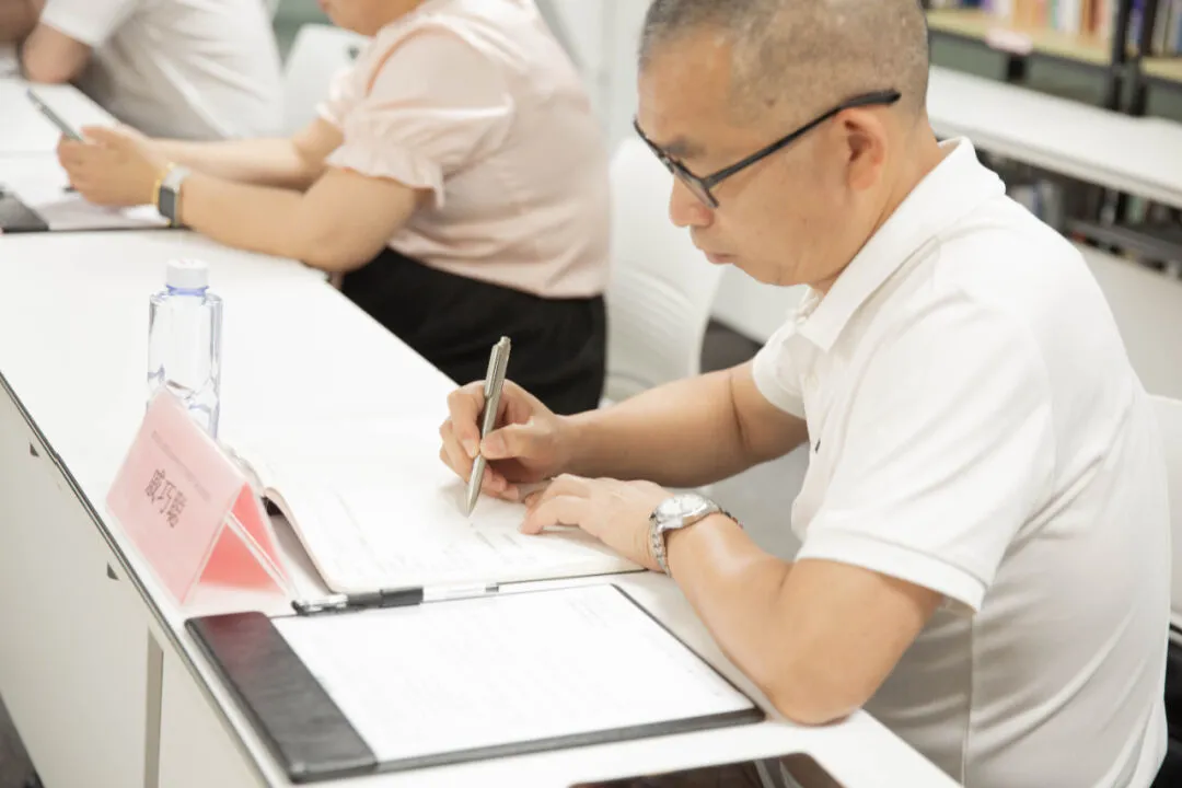 湛江幼儿师范专科学校党委书记许文滔一行莅临民生在线教育座谈交流3.jpg