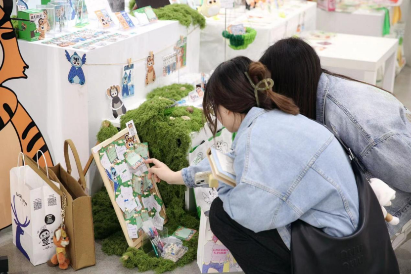 苏州大学艺术学院继续教育2024年毕业设计展暨就业双选会开幕1.png